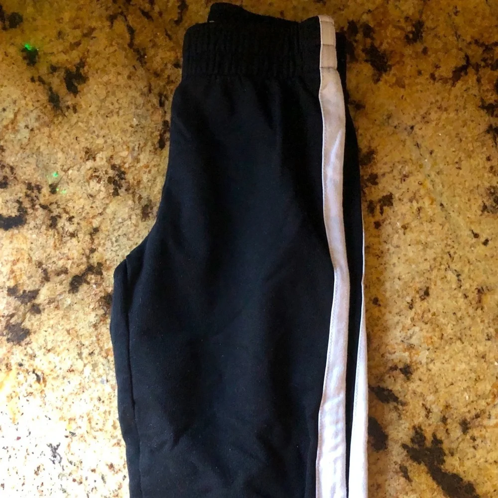 🇺🇸 🍁 BUNDLE ONLY - 5/$15  Track Style Pants, Black & White, size 4